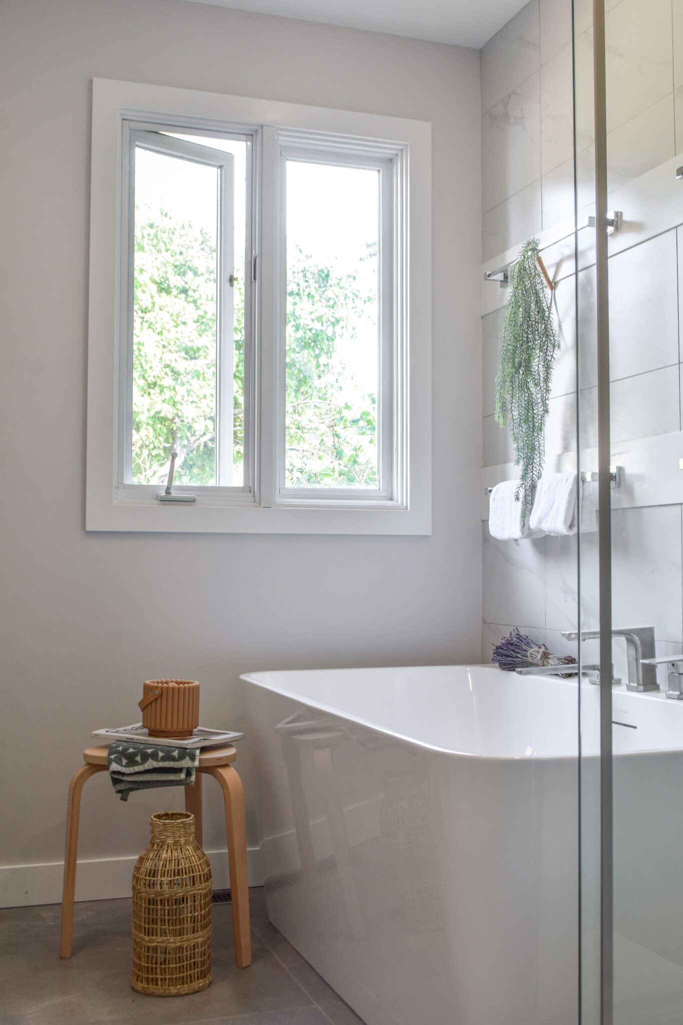 Salle de bain familial et lumineuse